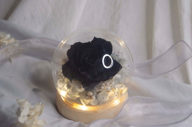 [Eternal Flower Glass Ball Night Light] Textured Black Glass Ball 10cm Birthday Gift Mother’s Day Gift - ช่อดอกไม้แห้ง - พืช/ดอกไม้ 