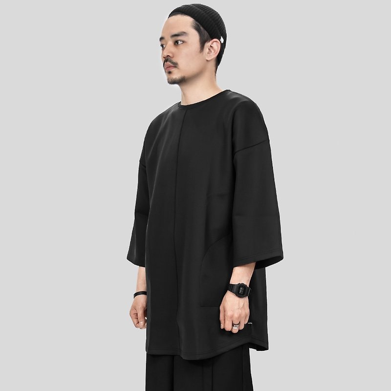 【ionism】太空棉落肩七分袖T黑 - T 恤 - 聚酯纖維 黑色