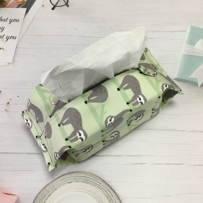 Home Car Tissue Cover Slow Sloth - กล่องทิชชู่ - ผ้าฝ้าย/ผ้าลินิน สีเขียว