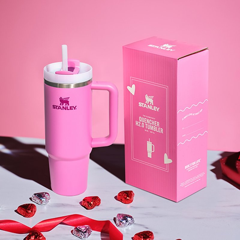 STANLEY Valentine's Day Straw Cup 2.0 0.88L/Sweet Heart Powder - Comes with Valentine's Day Paper Box - Vacuum Flasks - Stainless Steel 