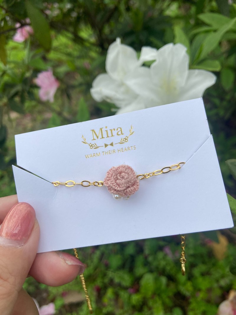 Peach Red Rose Embroidered Bracelet - สร้อยคอ - สแตนเลส สึชมพู