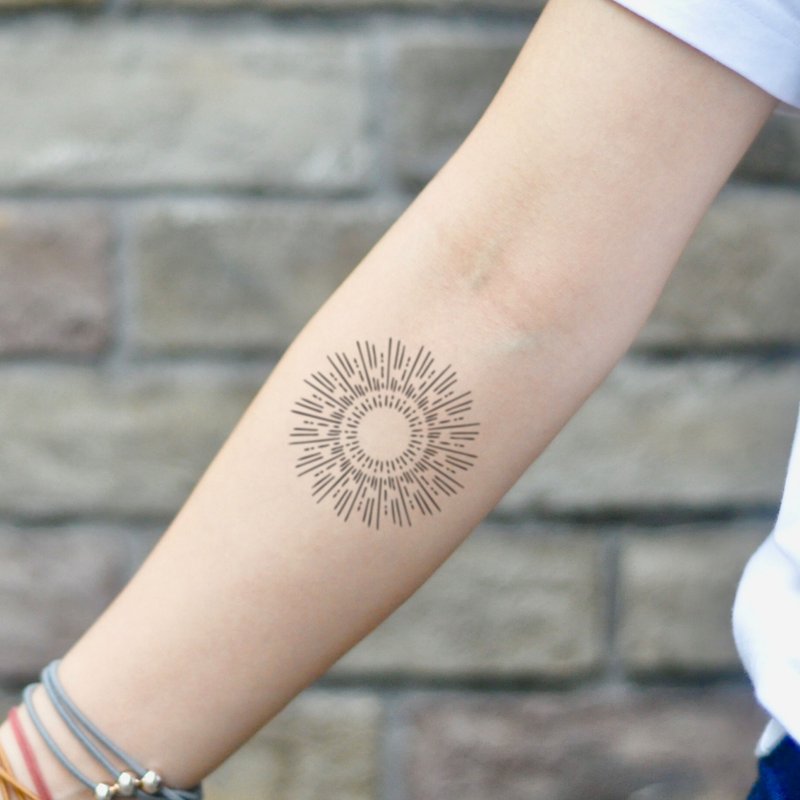 Sunburst Temporary Tattoo Sticker (Set of 2) - OhMyTat - สติ๊กเกอร์แทททู - กระดาษ สีดำ