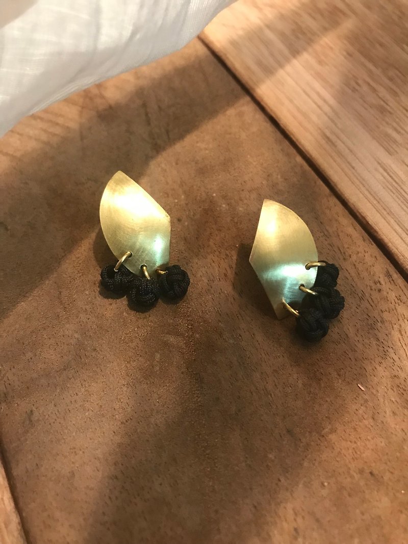 Geometric fan Bronze earrings - Earrings & Clip-ons - Copper & Brass Black