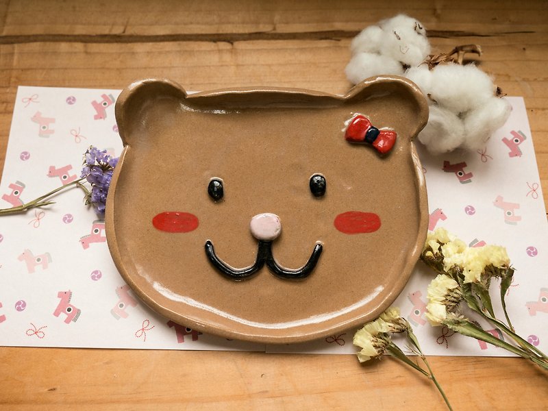 Children bear pinching plate - Mugs - Pottery 