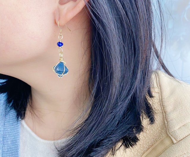 天然水晶】ブルーフローライトハンドメイドピアス/原石水晶ピアス