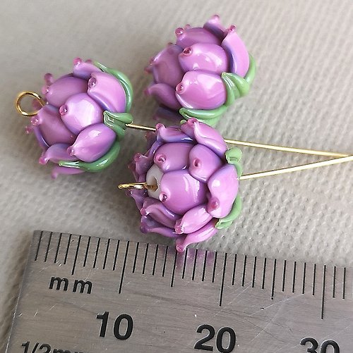 BijouByKatie Tiny Mini Flower Beads, Handmade Lampwork Flower Bead, mini 12*10mm