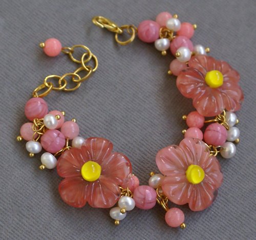 InnaKirkevichLampwork Pink bracelet with daisies, glass flowers bracelet, lampwork floral bracelet