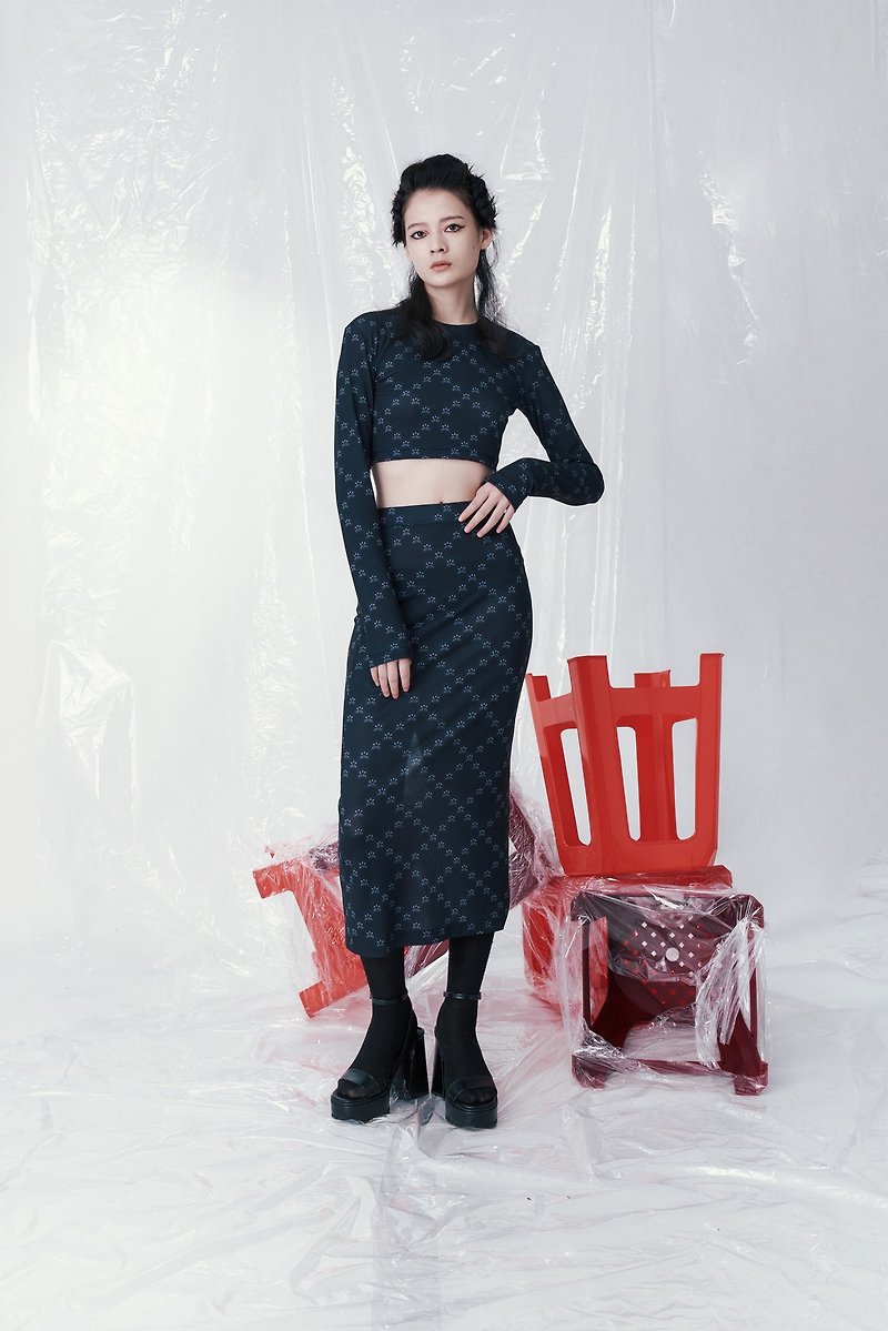 INF 24SS Ban-Doh Dot Matrix Print Bodycon Maxi Skirt - กระโปรง - เส้นใยสังเคราะห์ หลากหลายสี