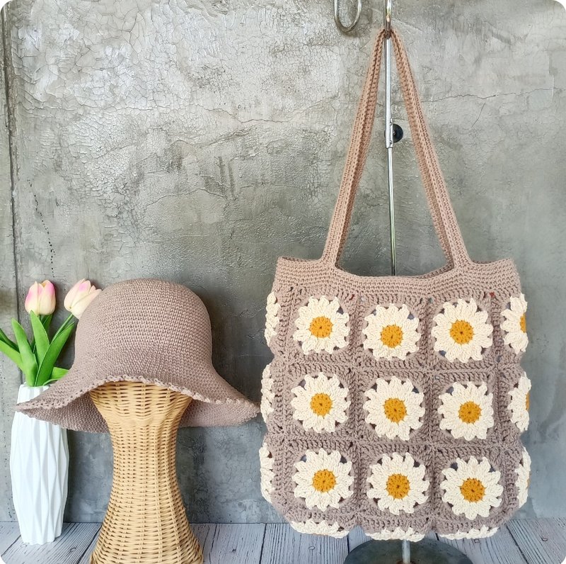 Granny Square flowers crocheted bag - Handbags & Totes - Cotton & Hemp 