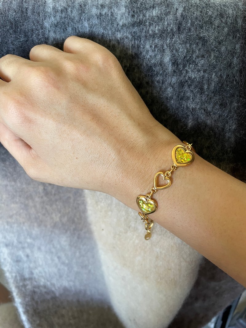 -復古Vintage 金色愛心手鍊  AVON Multi Heart bracelet BR110 - 手鍊/手環 - 其他金屬 金色