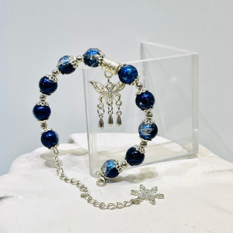 Taiwanese designer handmade jewelry-ice crystal bead bracelet [Fairy Tale-Ice and Snow Magic] - Bracelets - Colored Glass 