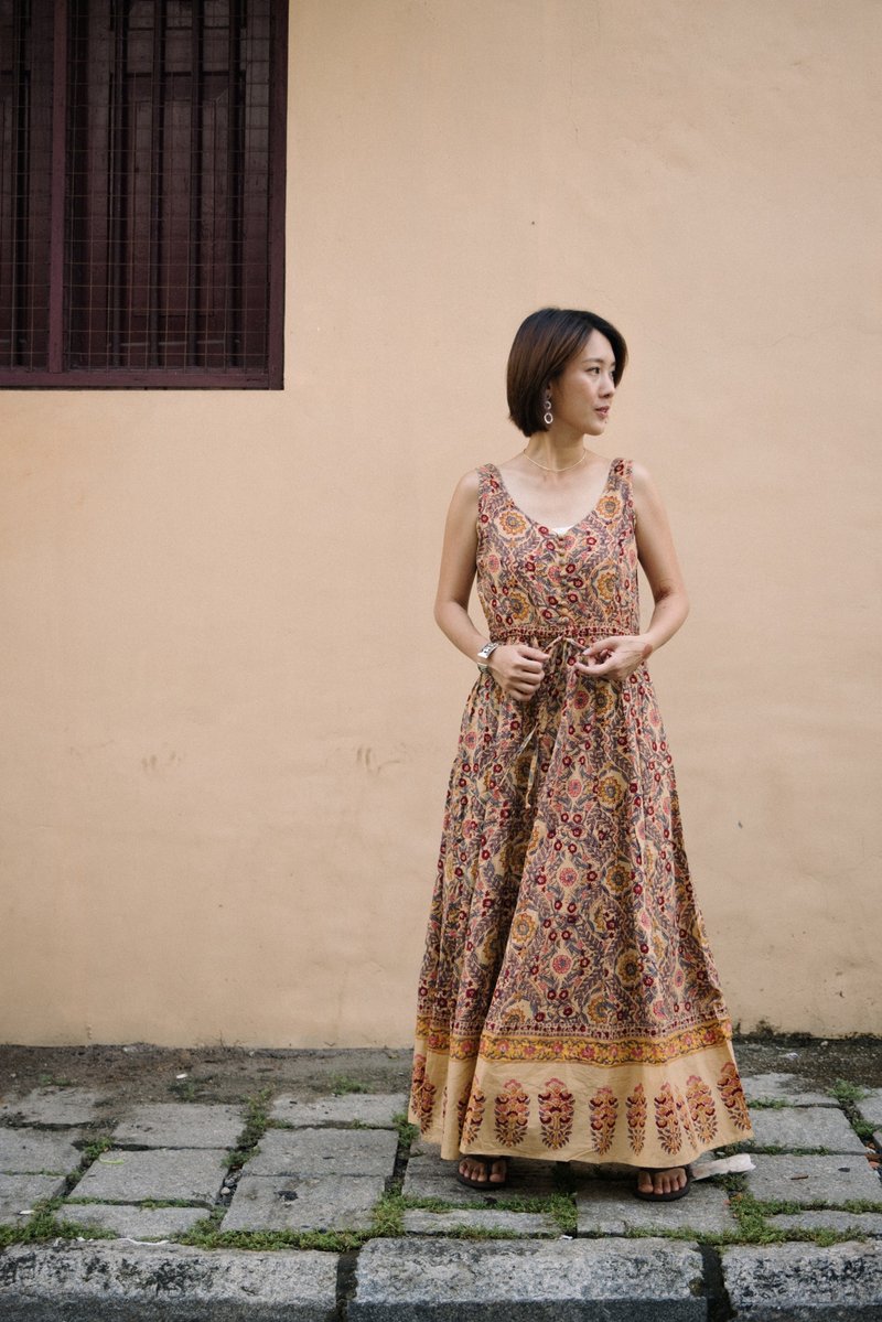 KALAKAR sleeveless woodcut printed waist long dress_Classic Earth - ชุดเดรส - ผ้าฝ้าย/ผ้าลินิน สีนำ้ตาล