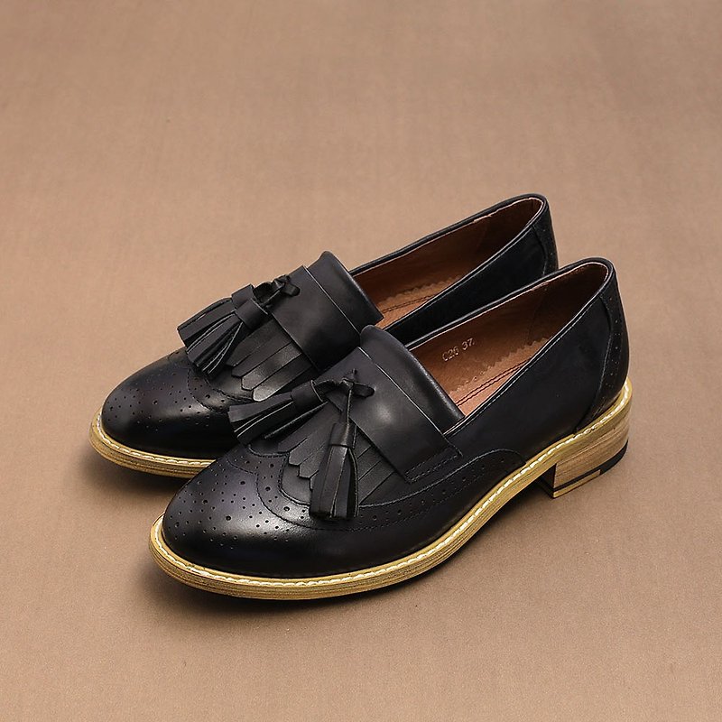 e cho Neutral retro tassel shoes ec26 black - รองเท้าลำลองผู้หญิง - หนังแท้ สีดำ
