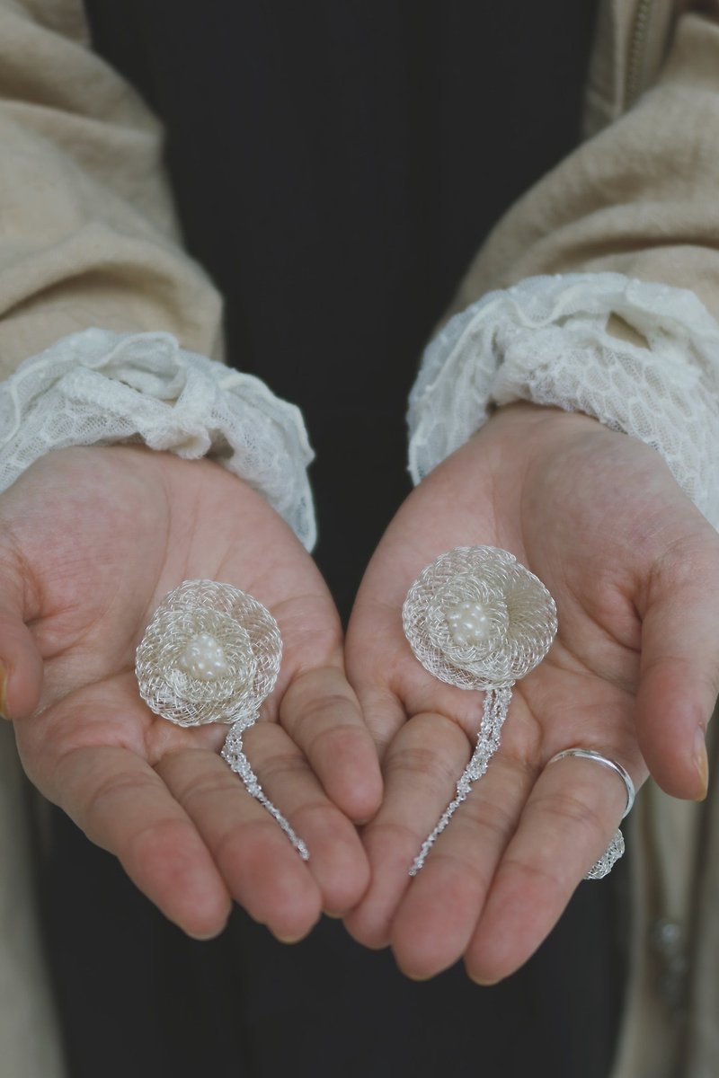 Snowflakes in the Fog Clip Earrings Clip-On Pearl 925 Silver Bridal Earrings Wedding Jewelry Resin - Earrings & Clip-ons - Sterling Silver Silver