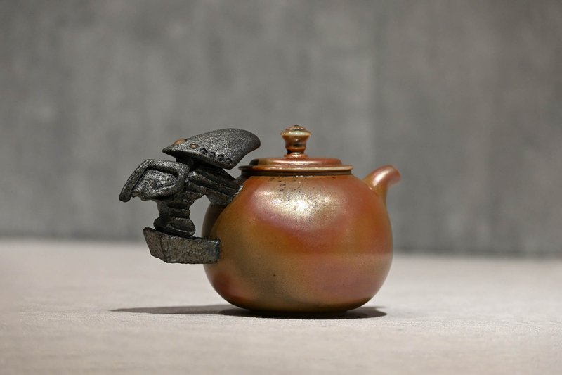| 275cc | 柴燒造型正把壺 柴燒壺 茶壺 手作壺【臻麟陶藝】 - 茶壺/茶杯/茶具 - 陶 