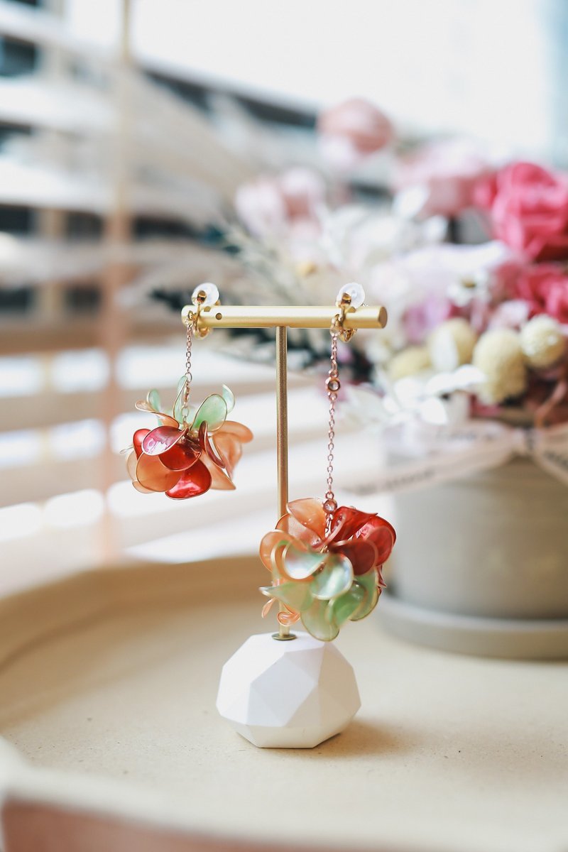 Sunset stunning flower ball pendant type crystal flower resin asymmetric earrings can be changed to ear acupuncture Clip-On - ต่างหู - เรซิน สีส้ม