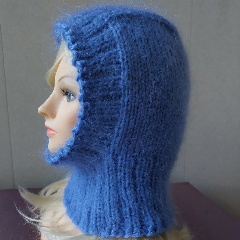 Mohair balaclava. Light blue color - 帽子 - 羊毛 藍色