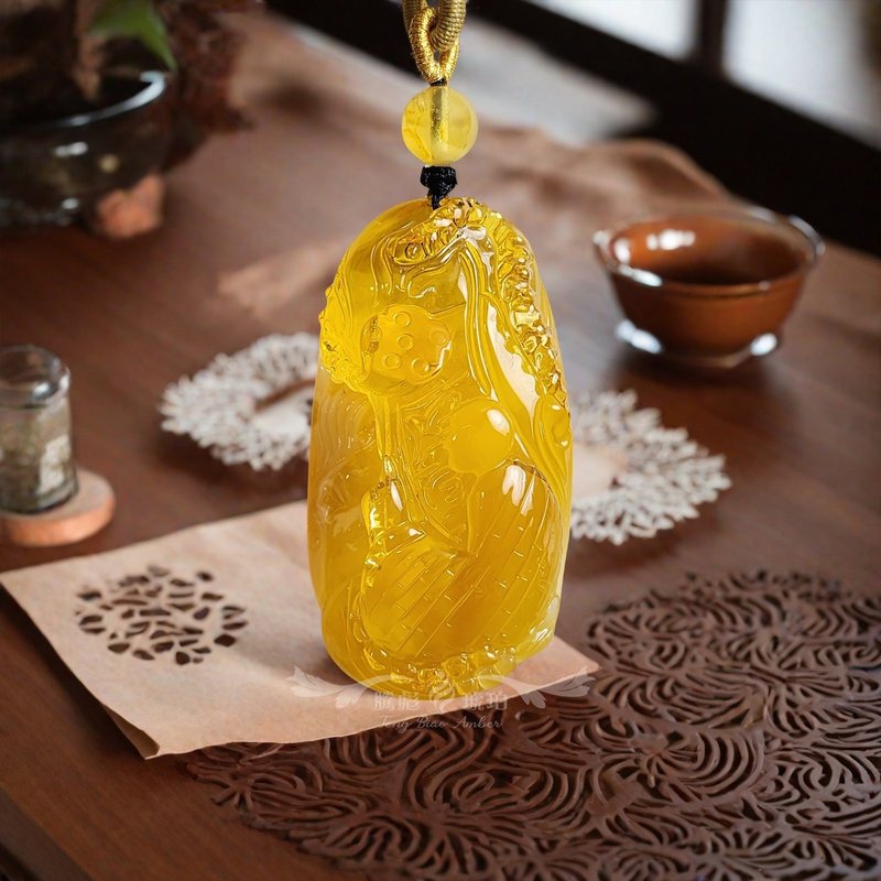 騰彪琥珀 天然金絞白蜜蠟悟道掛件 一指點蓮 梵經文 典藏 項鍊墜 - 項鍊 - 半寶石 黃色