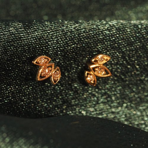 IRIZA Jewellery 18K金鑽石葉子耳環18K Gold The Diamond Foliage Earrings