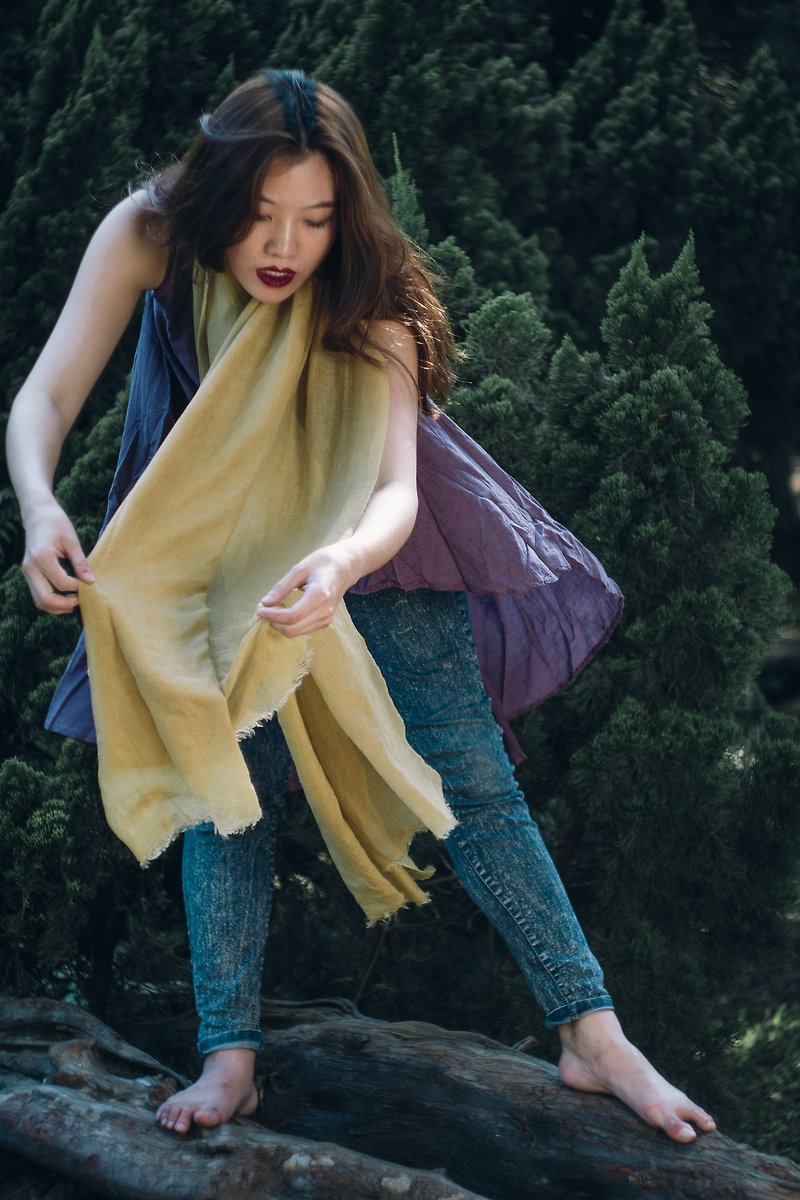 Vegetation dyed wool silk scarves (mustard yellow) - ผ้าพันคอ - ขนแกะ สีเหลือง