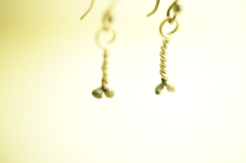 【janvierMade】Twisted Sterling Silver Earrings / Versatile Twisted Earrings / 925 Sterling Silver - Earrings & Clip-ons - Other Metals 