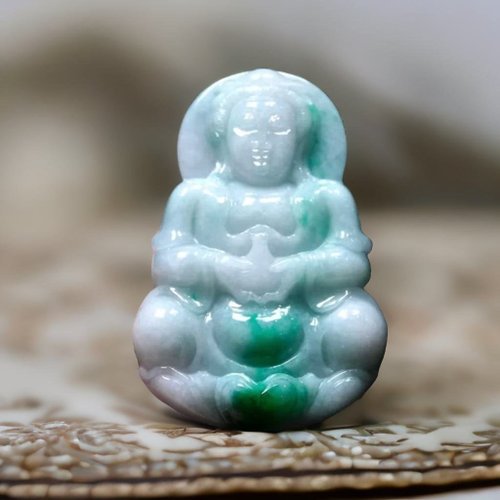 瓔珞翡翠 正陽綠白底青翡翠精雕觀音菩薩 | 天然緬甸玉翡翠A貨 | 送禮