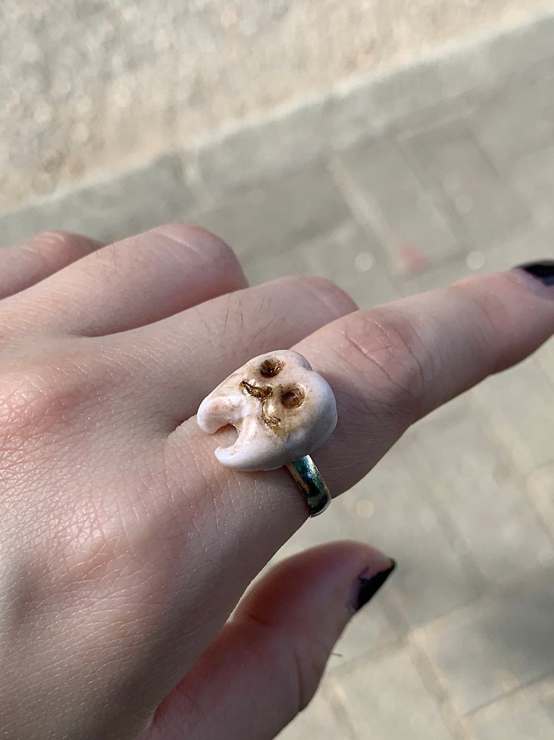 ダークで甘い歯の赤ちゃんオリジナルのスイートトゥース手作りの柔らかい粘土の指輪 - リング - 粘土 ホワイト