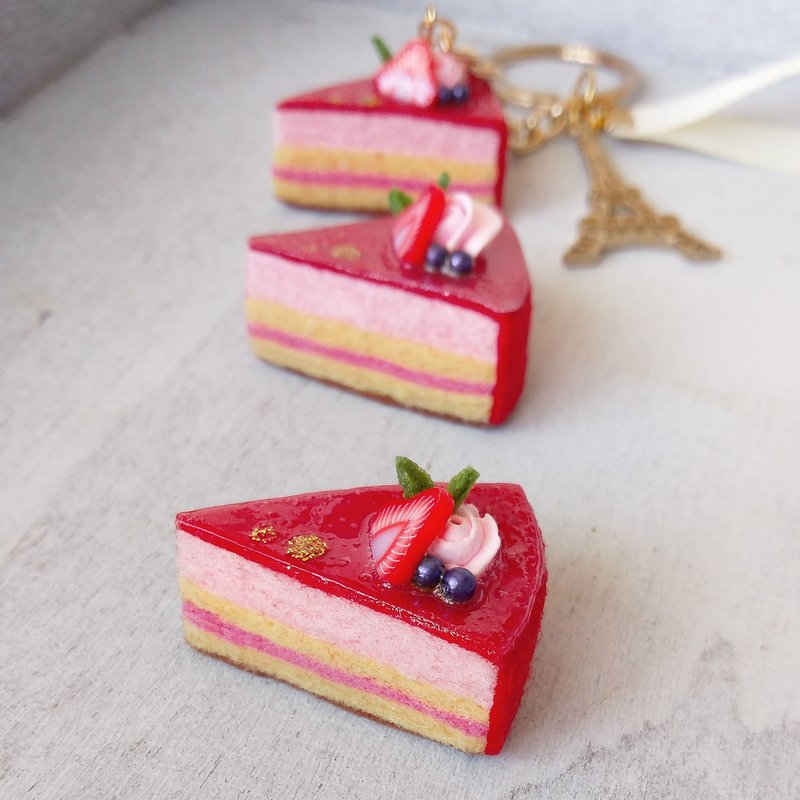 A piece of cake / 覆盆子慕斯蛋糕 / 吊飾 別針 磁鐵 /【禮物】 - 吊飾/掛飾 - 聚酯纖維 紅色