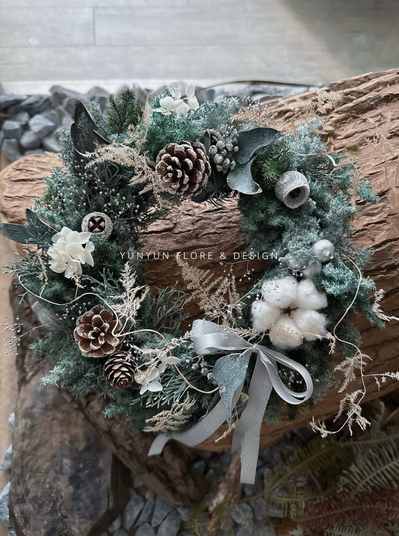 YUNYUN【クリスマスコレクション】プリザーブドヒムロスギのクリスマスリース／シルバーホワイト系【即納】 - ドライフラワー・ブーケ - 寄せ植え・花 シルバー