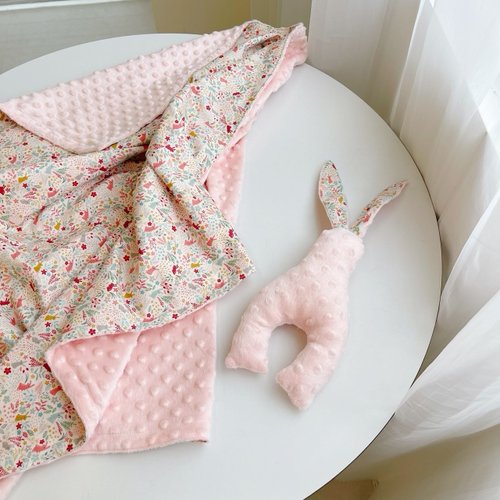 Lianne baby 梨安手工嬰兒禮物 彌月禮 新生兒見面禮 周歲禮 薄荷草兔 手工嬰兒蓋毯安撫逗逗被+安撫兔兔 嬰兒禮物 彌月禮盒