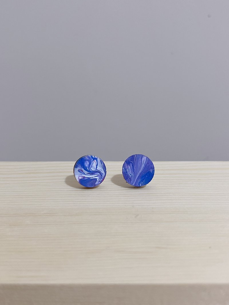 Hand-painted blue and white mixed wooden earrings - earrings wooden hypoallergenic Stainless Steel - ต่างหู - ไม้ สีน้ำเงิน