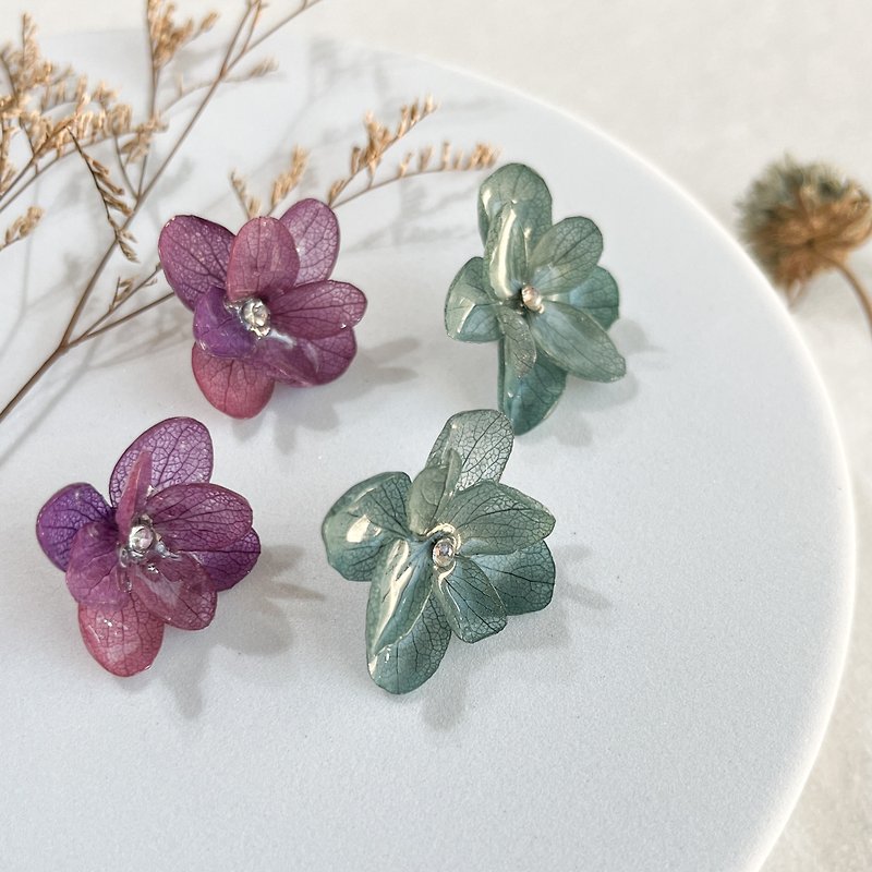 oFlying Flower Ordero Hydrangea Earrings⋯Real Flower Jewelry⋯Eternal Hydrangea - Mother's Day Gift - Earrings & Clip-ons - Resin Purple