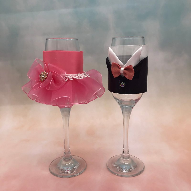 Dress styling toasting glasses champagne glasses red wine glasses wedding small things - Bar Glasses & Drinkware - Glass 