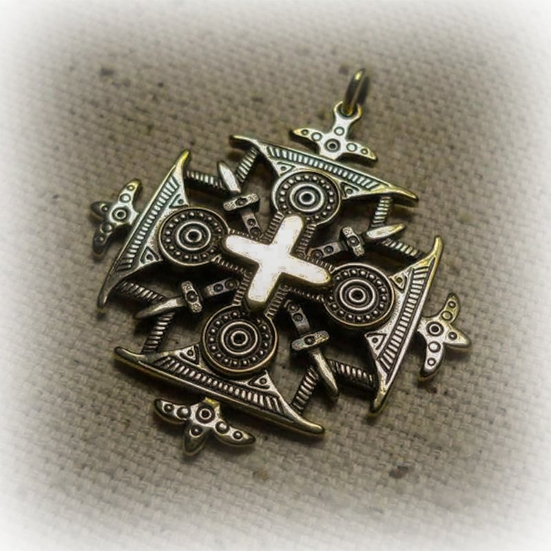 Ukraine brass cross necklace pendant,Vintage Brass Cross,Die Struck Brass Cross - 吊飾/掛飾 - 銅/黃銅 金色