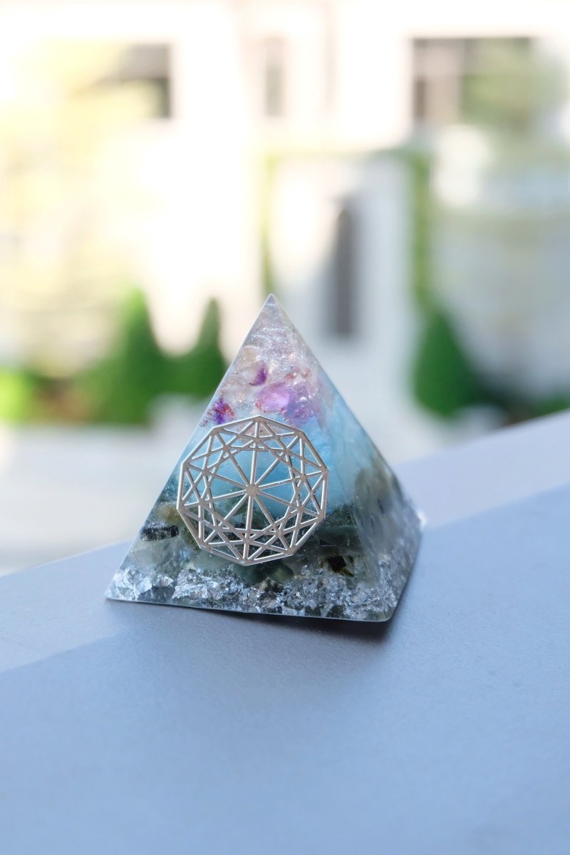 [Super Seven·Aquamarine·Green Hair Crystal] Orgonite Energy Tower (6cm/5cm) - ของวางตกแต่ง - คริสตัล 