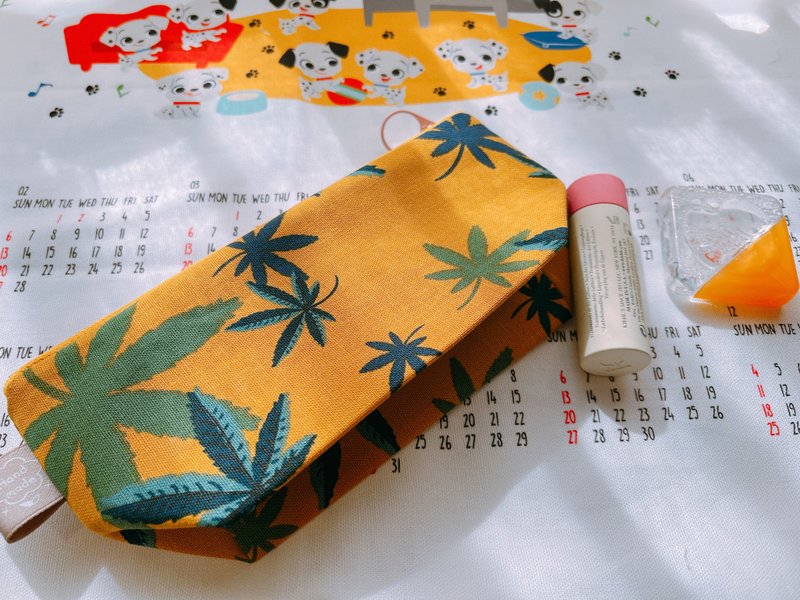 化妝包/筆袋/收納袋/行動電源袋-芥黃麻葉 - 化妝包/收納袋 - 棉．麻 橘色