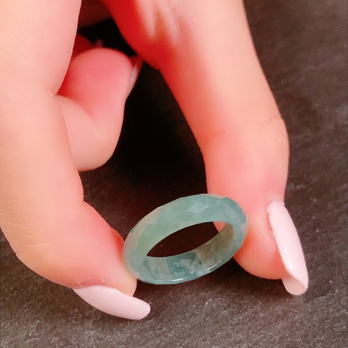 瓔珞珠寶盒 E.L.Jewelry Box 冰藍水翡翠鑽石切割面戒指戒圈 | 國際10圍 | 天然A貨翡翠