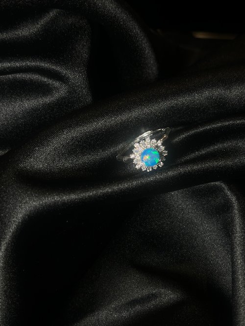 nuwu jewelry 女巫彩寶 煙花。藍色歐泊 藍歐泊 歐泊戒指 925純銀 寶石戒指。女巫彩寶