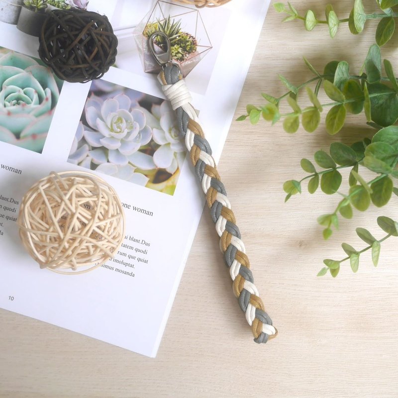 編織手機手腕繩=仿皮繩=經典麻花紋=米白x焦糖x灰 - 手機掛繩/背帶 - 棉．麻 