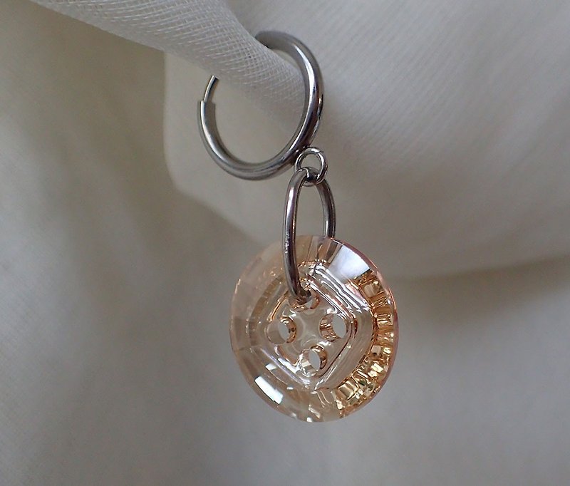 One earring with SWAROVSKI ELEMENTS - Earrings & Clip-ons - Glass 
