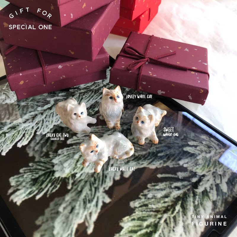 Celebrate lucky cat - Tiny animal figurine (4 pieces) Christmas gift - ตุ๊กตา - ดินเผา ขาว