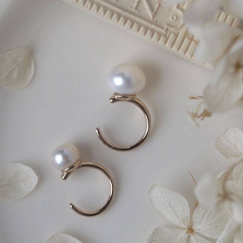 Single freshwater pearl ear cuff | 6mm or 8mm | High quality AAA | EC57/58 - ต่างหู - ไข่มุก ขาว