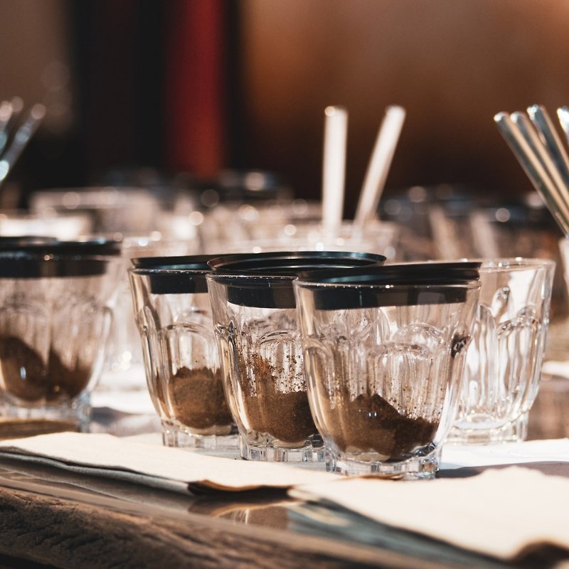Coffee Cupping Experience vs Specialty Coffee - Cuisine - Other Materials 