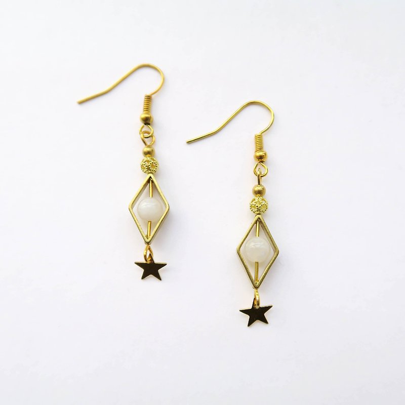 Stars pendants [simple spirituality] small things Moonstone. Brass. Pair of earrings Valentine's Day gift - ต่างหู - โลหะ สีทอง