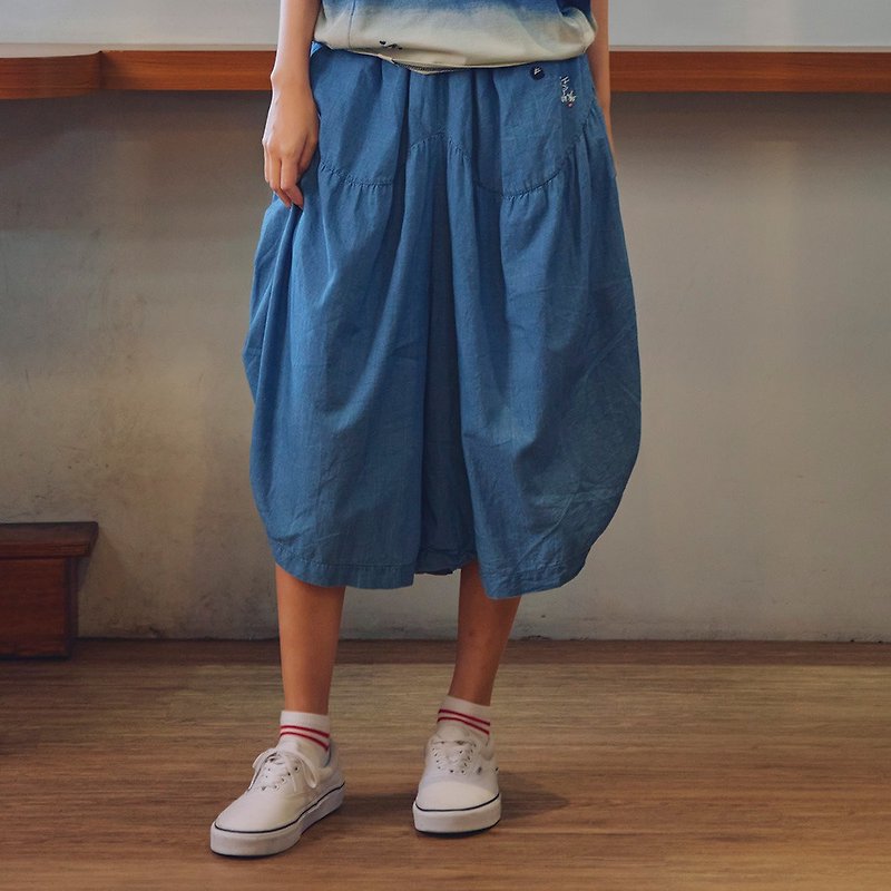 江戸勝巾着斜め袴 女性モデル（引きブルー） #起裙 - パンツ レディース - コットン・麻 ブルー