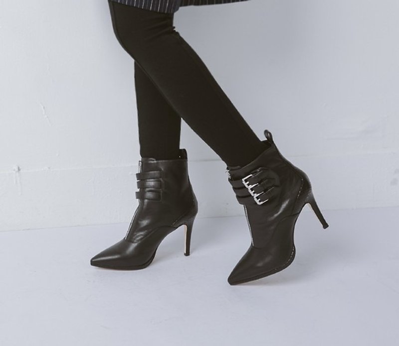 Fine buckle with zipper high heel leather tip boots black - รองเท้าบูทยาวผู้หญิง - หนังแท้ สีดำ