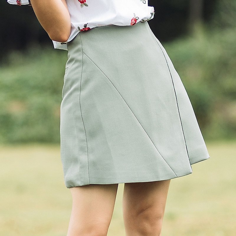 Anne Chen 2017 summer new ladies decorative oblique skirt - กระโปรง - เส้นใยสังเคราะห์ สีเขียว