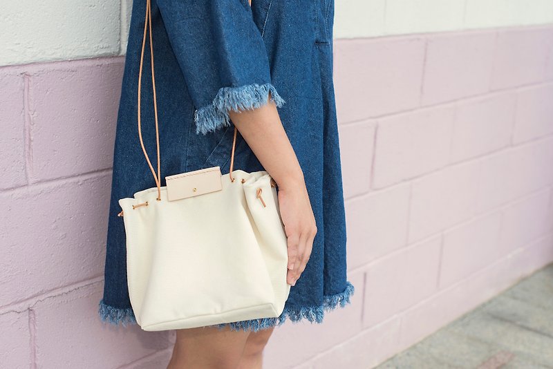 Salt-less Shoulder Bag (Cream) - Messenger Bags & Sling Bags - Cotton & Hemp Khaki