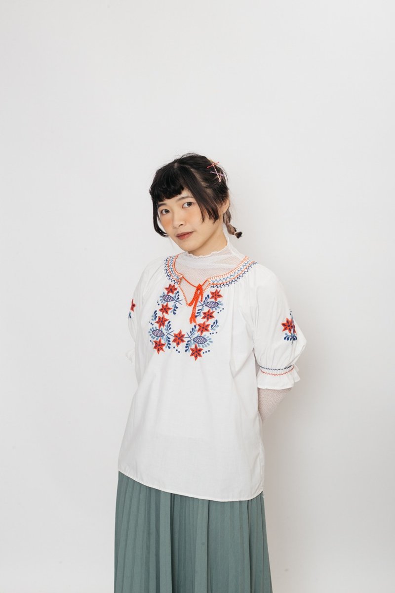 烏克蘭刺繡上衣.Ukraine Blouse【初戀販賣所】Vintage.A1077 - 女上衣/長袖上衣 - 棉．麻 
