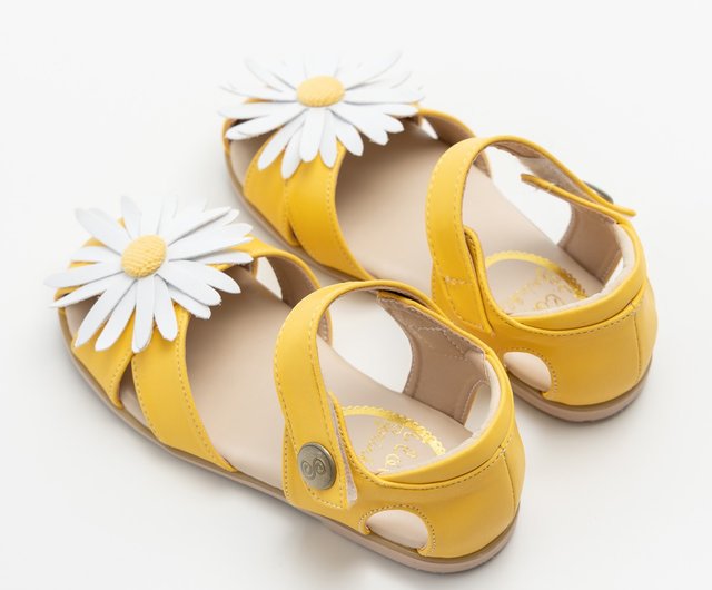 Yellow sandals 2024 at macy's